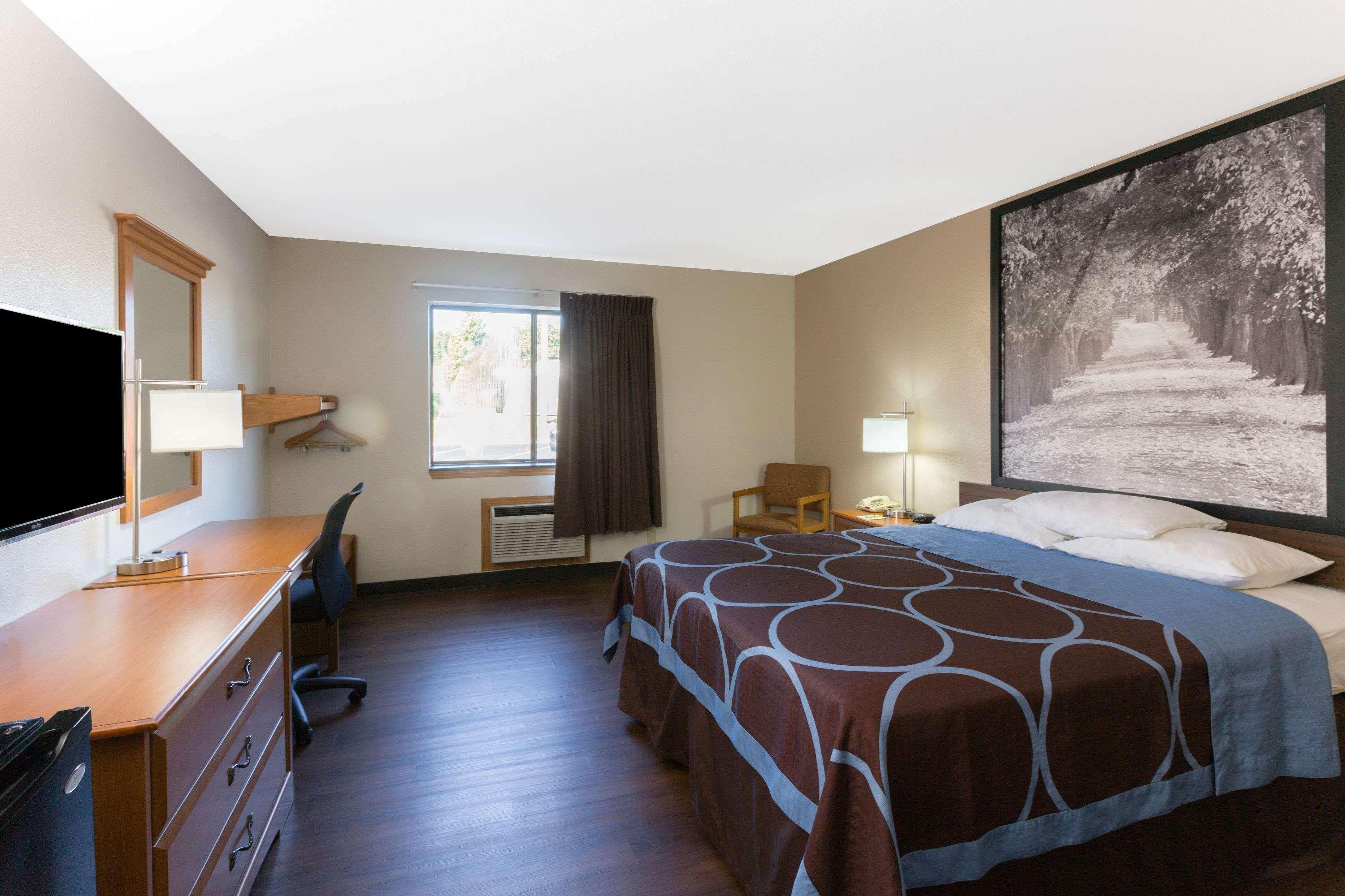 Super 8 By Wyndham Ft. Knox Area Hotel *