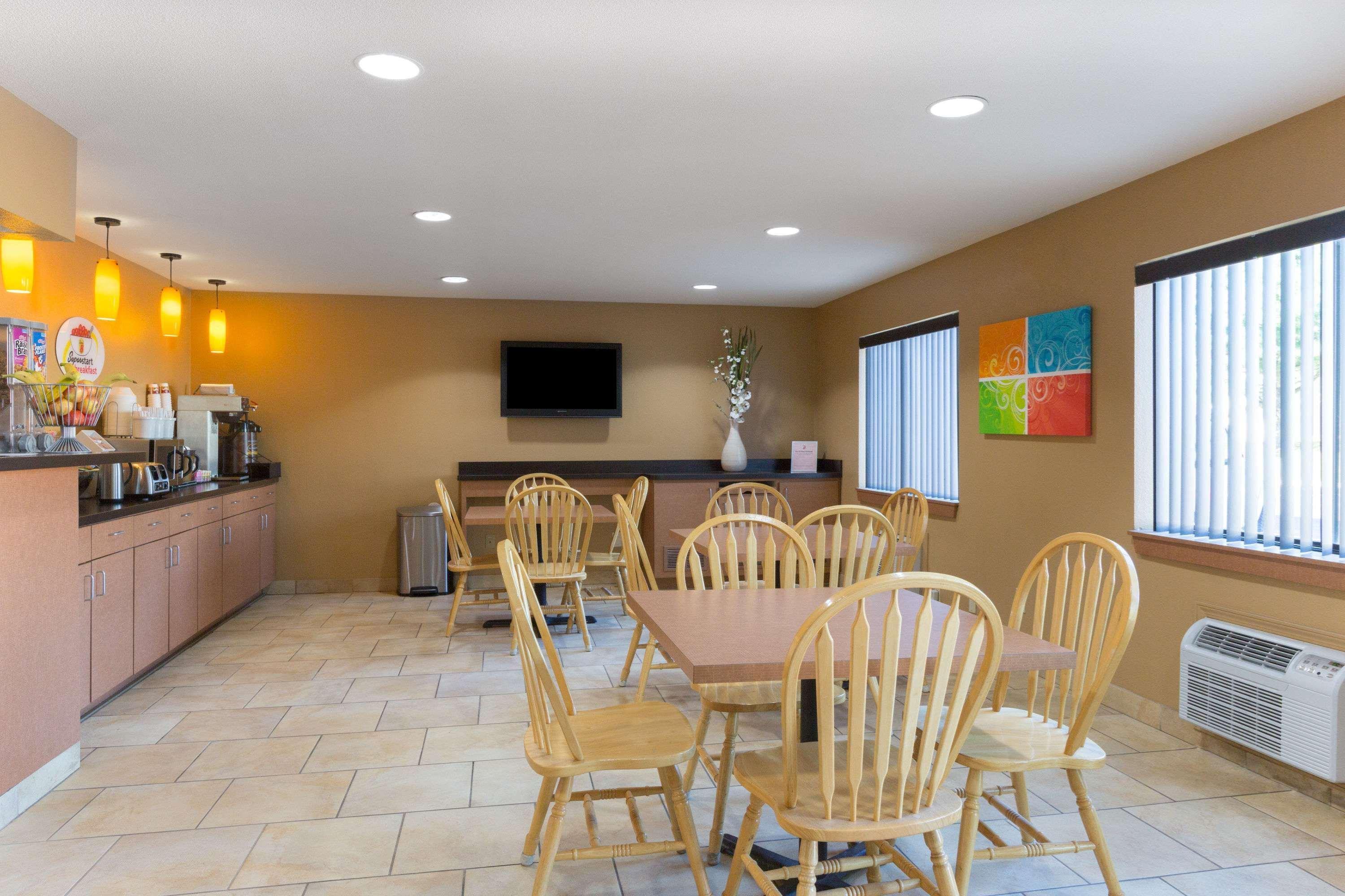 Super 8 By Wyndham Ft. Knox Area *