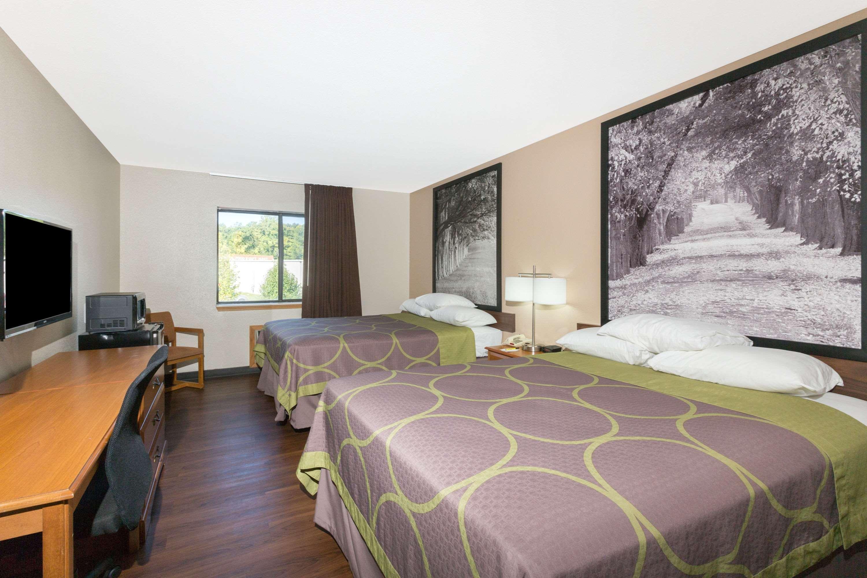 Super 8 By Wyndham Ft. Knox Area *