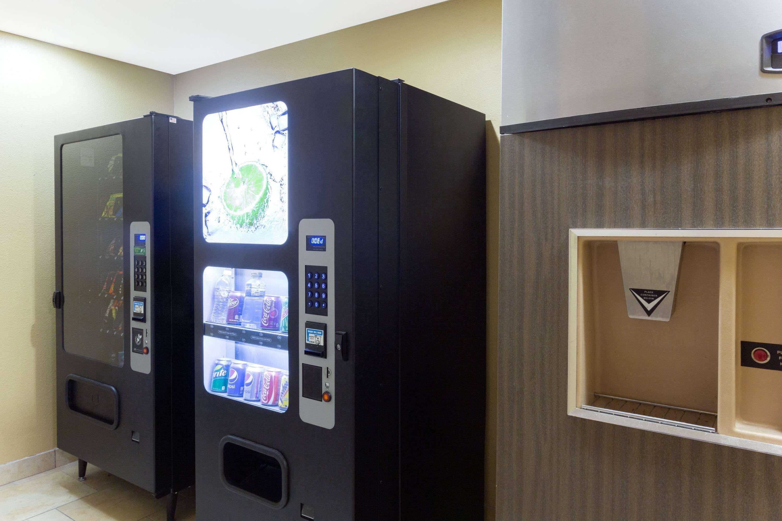 Super 8 By Wyndham Ft. Knox Area Hotel *